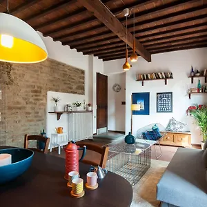Apartment Authentic Flat In The Center, Florence